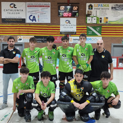 El juvenil del Hoquei Club Ripoll estrena la equipación patrocinada por Catalunya Telecom