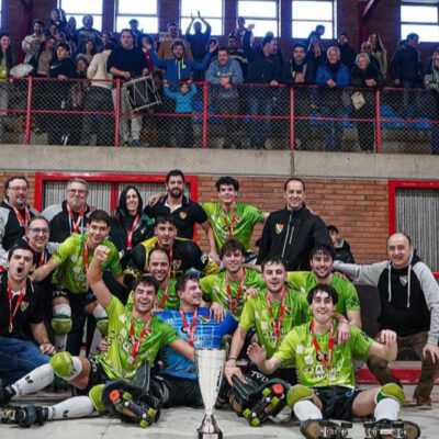 Catalunya Telecom celebra la victoria del Ripoll Hoquei en la XVI Copa Generalitat